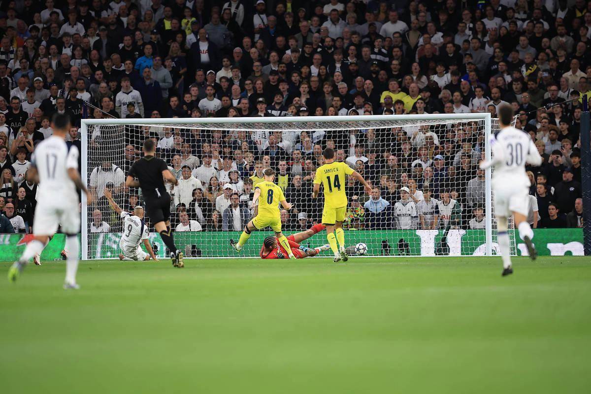 塔图姆重要时刻持续失利,皇家马德里带队取胜!赛场气氛高涨 塔图姆重要时刻持续失利,皇家马德里带队取胜!赛场气氛高涨