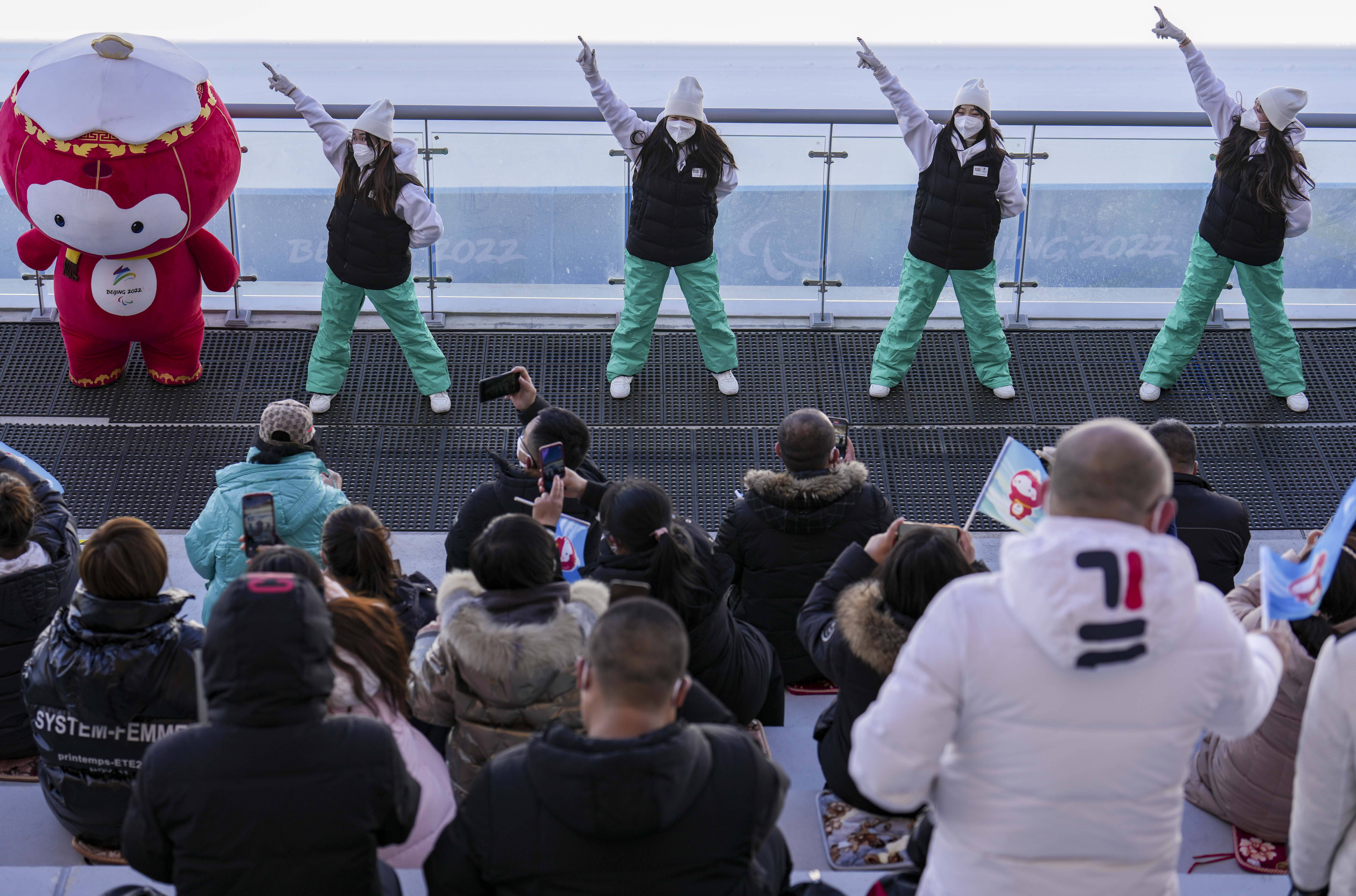 西班牙队带队取胜!,Rookie重要时刻比赛规则变更赛场气氛高涨 西班牙队带队取胜!,Rookie重要时刻比赛规则变更赛场气氛高涨