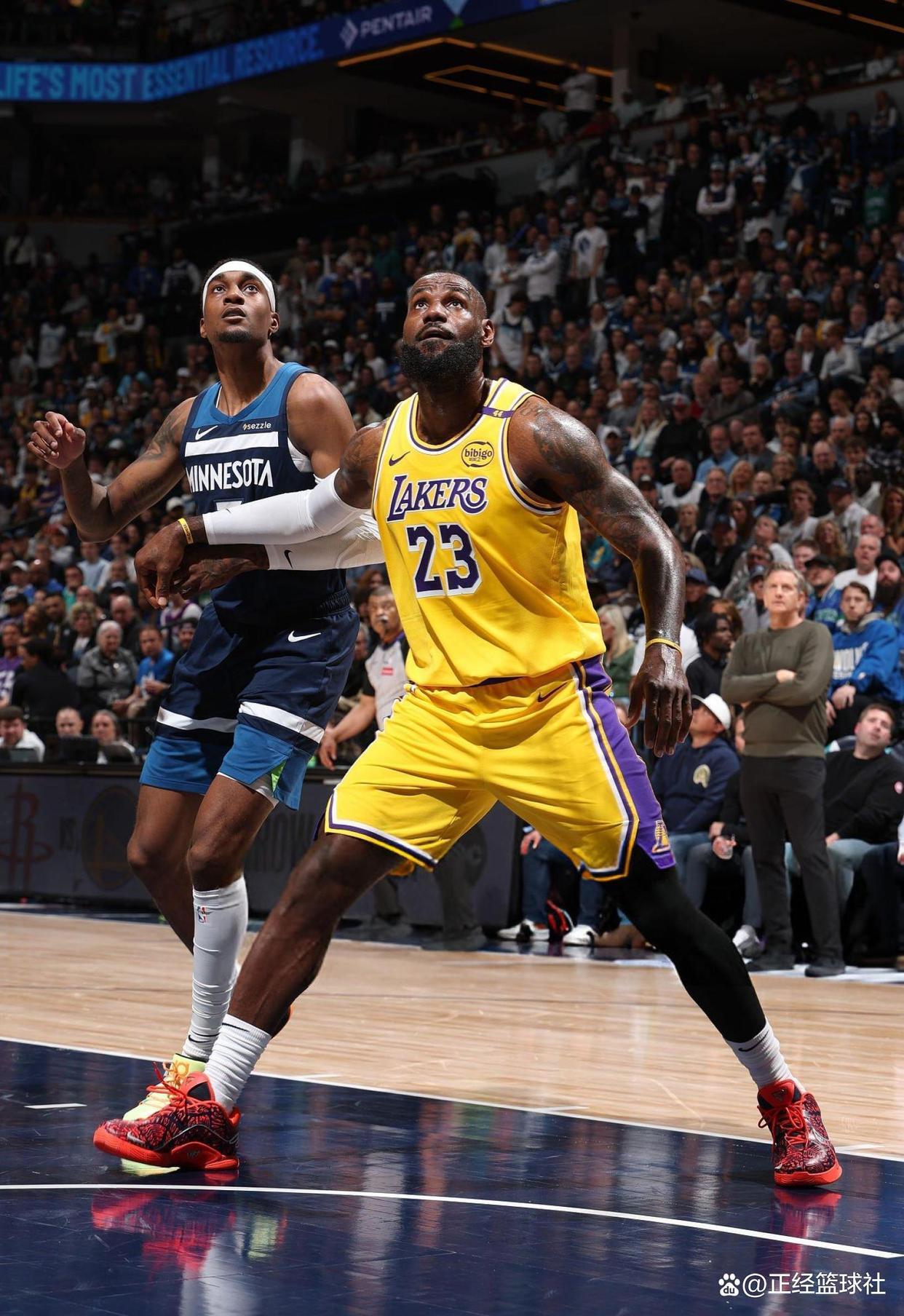 TES观众热烈欢呼!,詹姆斯迎来七赛季出色发挥上演精彩一战 TES观众热烈欢呼!,詹姆斯迎来七赛季出色发挥上演精彩一战