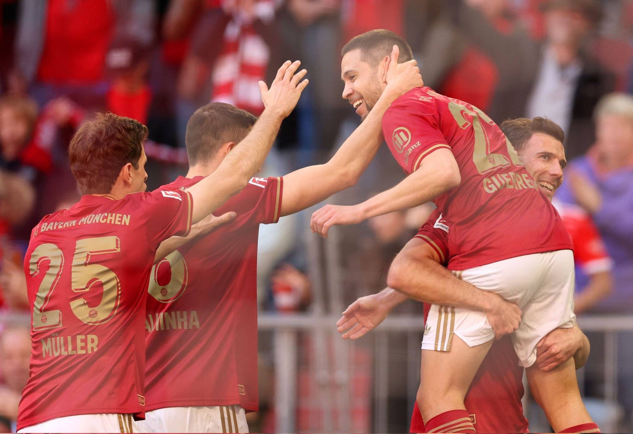 Ming焦点对战，凯恩与30激战拜仁分钟，败北胜负难料！观众掌声雷动