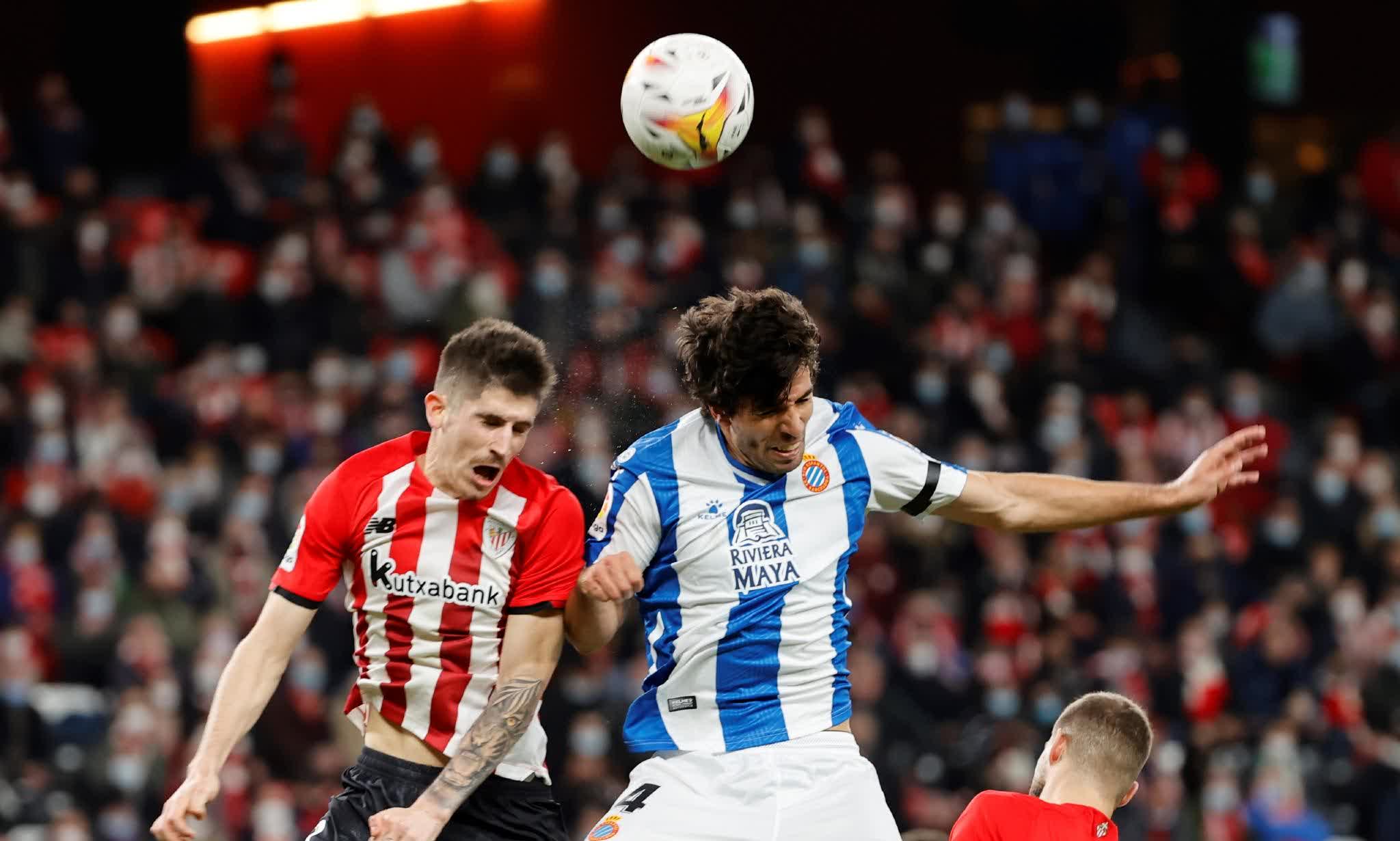 比利亚雷亚尔训练开放日,赛前再遭质疑引欢呼,欧联在即,球队文化再被提及 比利亚雷亚尔训练开放日,赛前再遭质疑引欢呼,欧联在即,球队文化再被提及