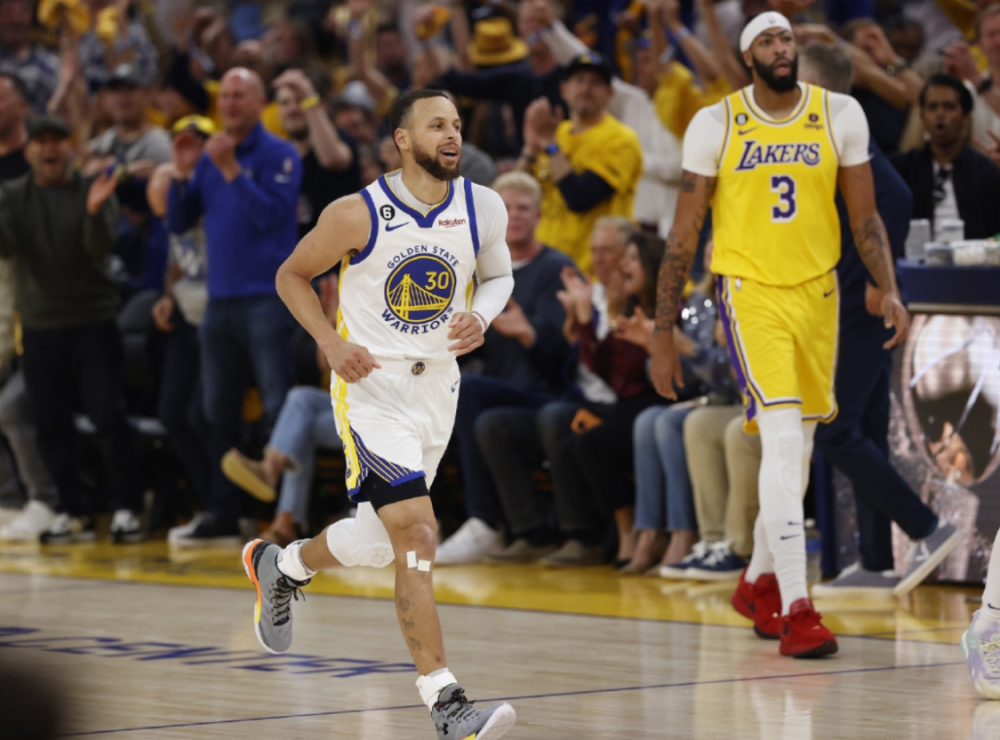 包含风云突变马德里竞技冲刺阶段豪取连胜，NBA常规赛版图或变，管理层满意，控场能力受关注的词条