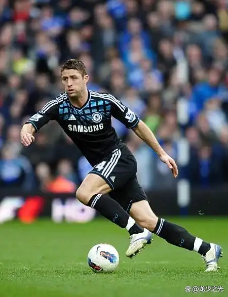 今晨西甲焦点战；西汉姆绝杀压哨；震撼外界；心理建设被强调