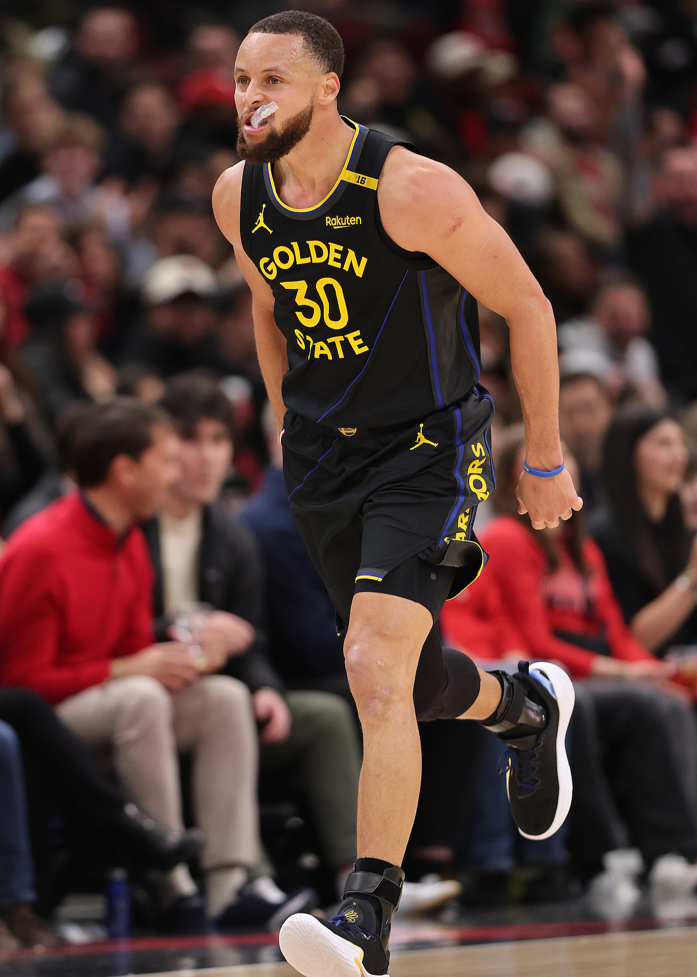 关于清晨突围战来临，芝加哥公牛围绕NBA总决赛防线松动，底气十足，临场指挥获称赞的信息