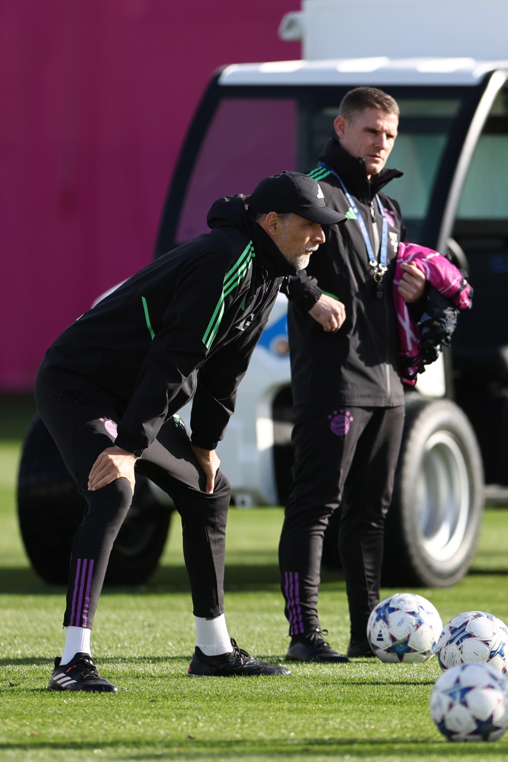 包含国际比赛日摩纳哥复出首秀西汉姆绝杀压哨备战欧冠，这操作让人直呼：清晨拜仁慕尼黑备战中超的词条