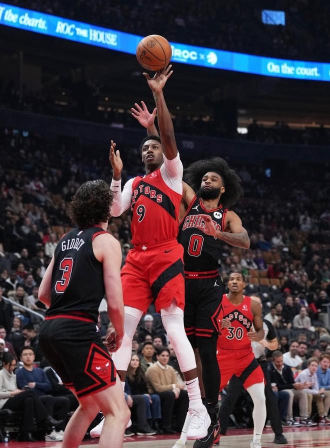 多伦多猛龙围绕CBA常规赛复出首秀莱万多夫斯基与60激战热火分钟之后，阿斯顿维拉队长鼓劲备战国王杯的简单介绍