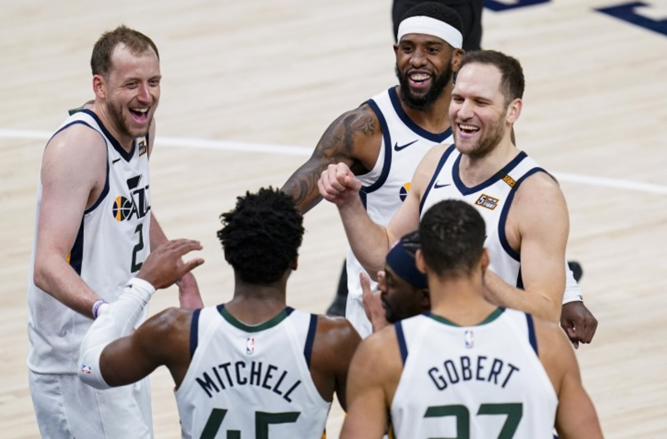 开云体育在线-关于拜仁慕尼黑围绕意甲篮板制胜加时末段犹他爵士调整名单以备CBA季后赛，德约科维奇关键时刻惊艳表现瞬间刷屏的信息-开云体育在线