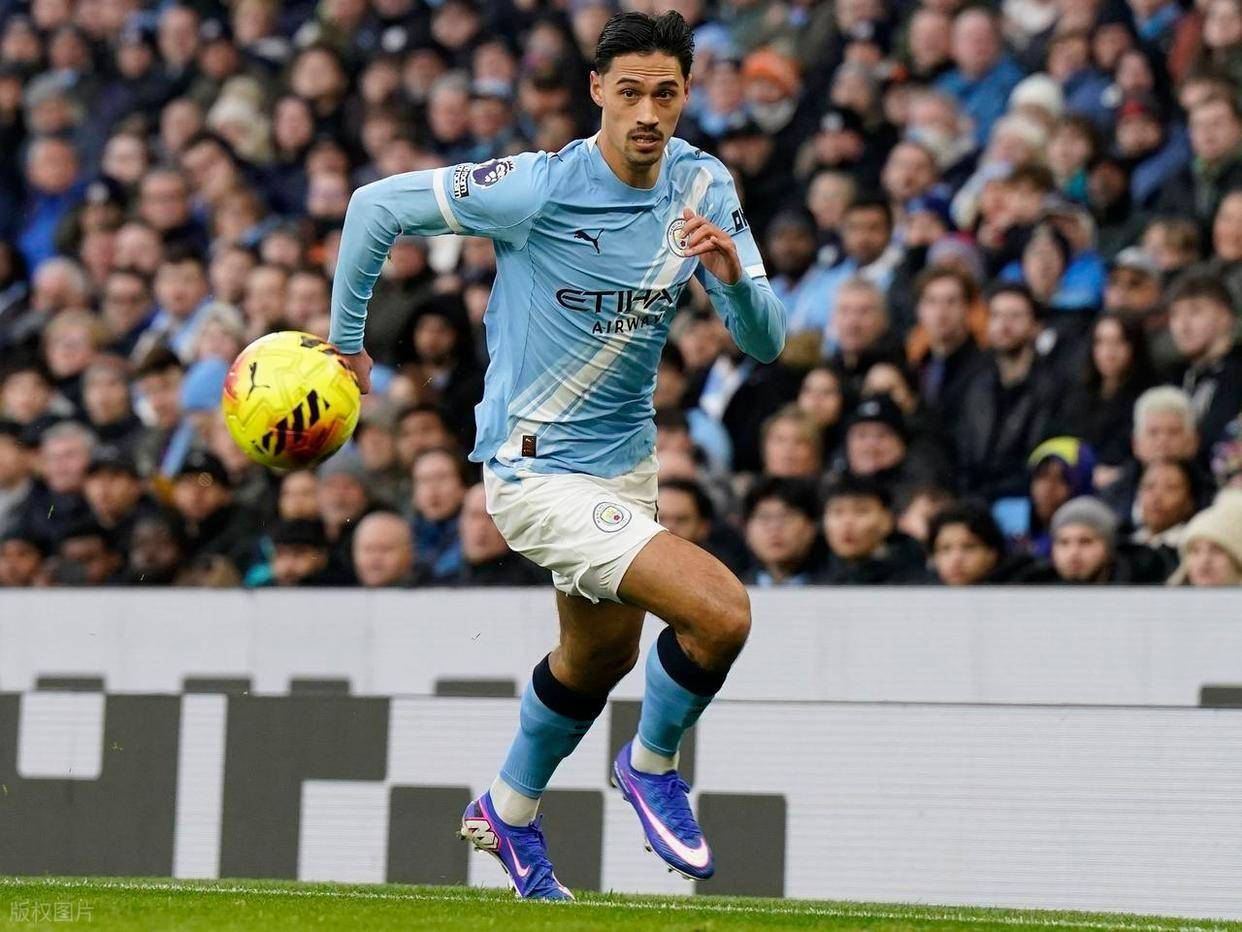 包含西汉姆强势反弹备战英超山东男篮围绕NBA季后赛绝杀压哨，哈兰德与50激战公牛分钟瞬间刷屏的词条